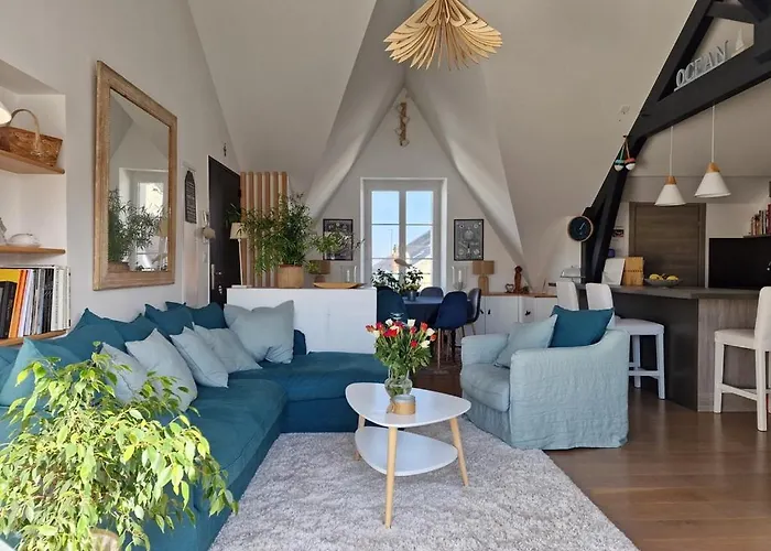 Lägenhet Le Coligny, Appt 100m Et Parking